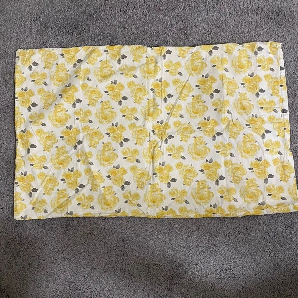 Emily & Meritt Petite Roses Pillowcases and Flat Sheet